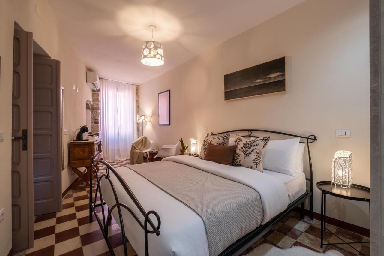 Dimora Sant'Ignazio Guest House Bosa Extérieur photo